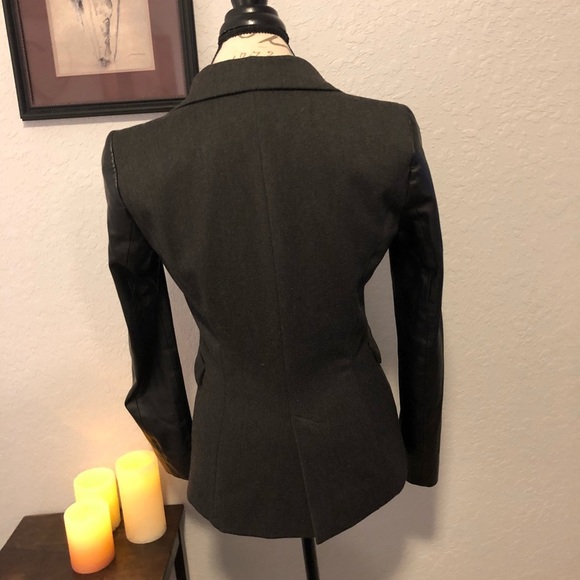 1[Zara] Basic grey blazer w faux leather sleeves - Picture 4 of 8